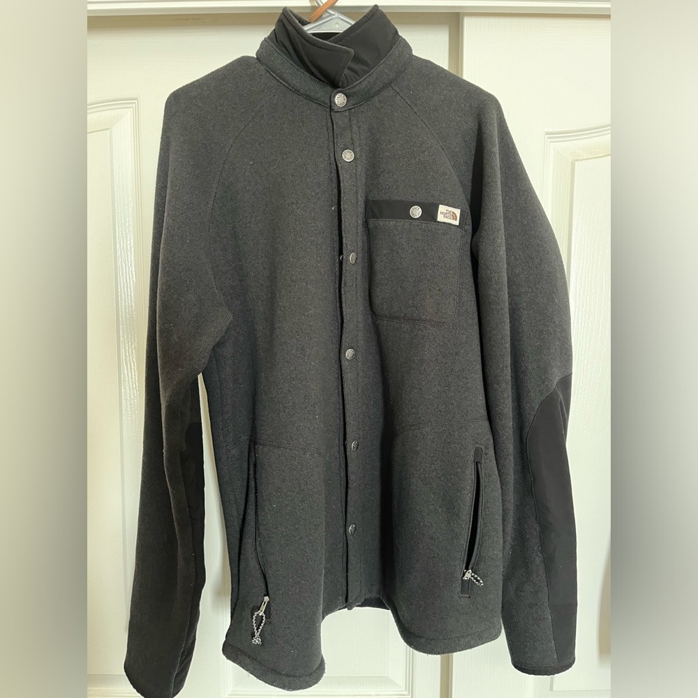 Northface Overshirt - Mens, Medium